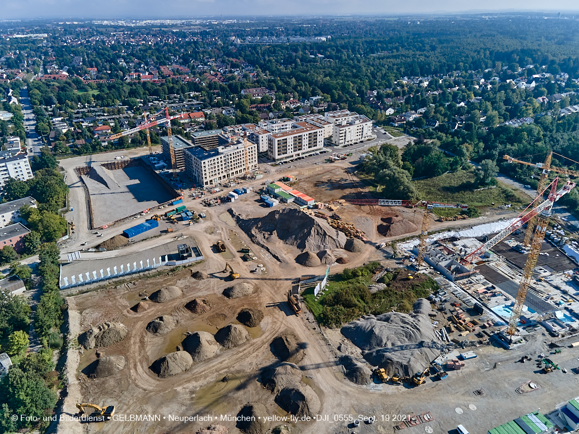 19.09.2021 - Aktuelle Luftbilder aus dem Alexisquartier und Pandion Verde in Neuperlach in München